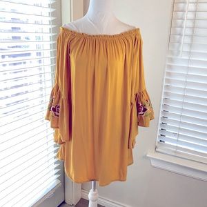 Feathers Boho Embroidered Bell Sleeved Mini Size M